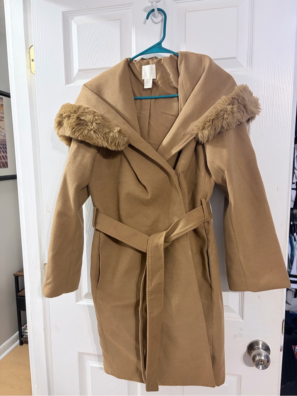 H&M Camel Faux-Fur Hooded Belted Coat — XS
